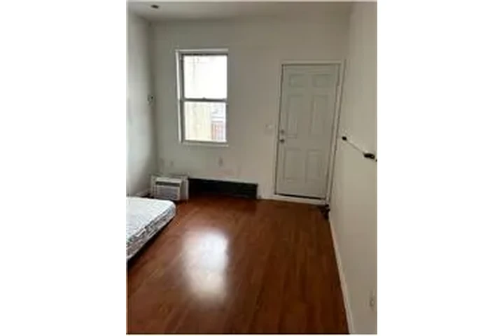 $3000 : Rental property with 3 bedro image 6