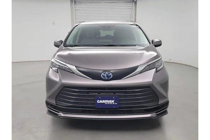 $34998 : Toyota Sienna 2024 LE 8-Pass image 2