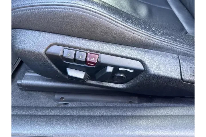 $22260 : BMW 2 Series 2014 M235i 2dr image 6