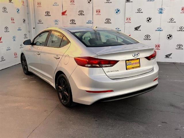 $11995 : Used 2018 Elantra SEL 2.0L Au image 5