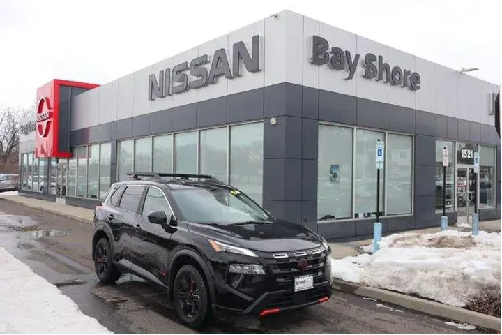 $27477 : Nissan Rogue 2025 AWD Rock C image 1