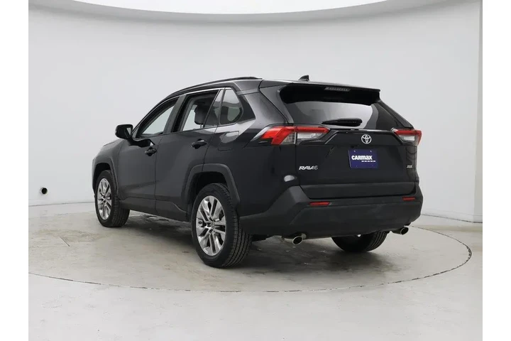 $26998 : Toyota RAV4 2019 XLE Premium image 2