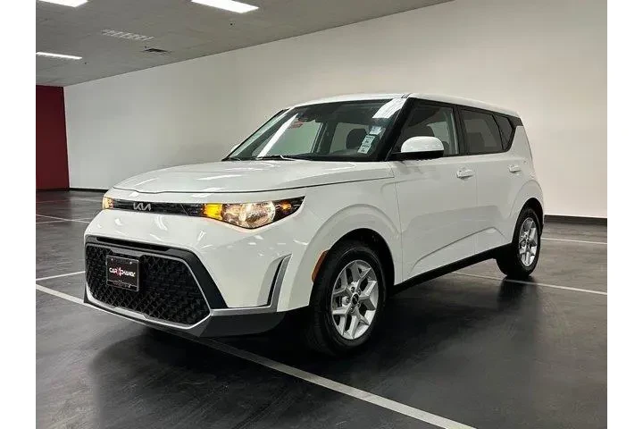 $17708 : Kia Soul 2024 LX 4dr Crossov image 7
