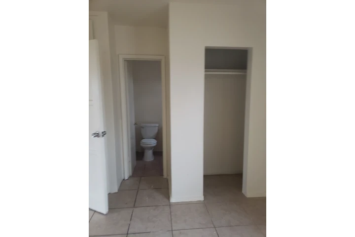 $1495 : LA, 1 bedroom, parking image 1