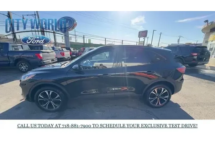 $24998 : Ford Escape 2022 AWD SEL 4dr image 2