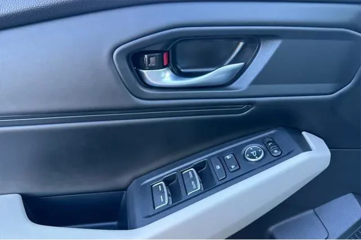 $26739 : Honda Accord 2024 EX 4dr Sed image 10