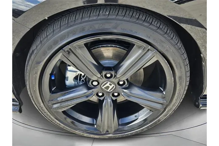 $27899 : Honda Accord Hybrid 2024 Spo image 9