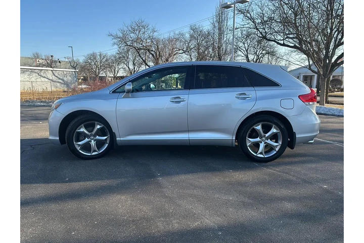 $10000 : 2009 Venza AWD V6 image 8