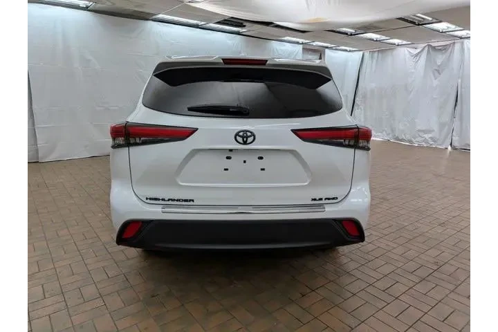 $35000 : Toyota Highlander 2023 AWD L image 6
