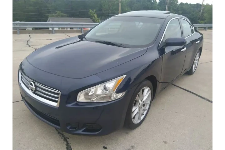 $5500 : 2014 Maxima 3.5 S image 1