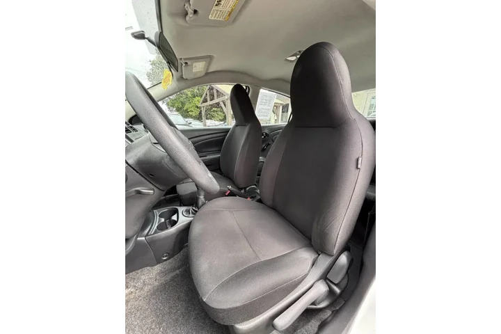 2012 Versa 1.6 SV image 3
