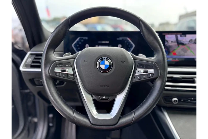 2024 BMW 3 Series 330i Sedan image 10