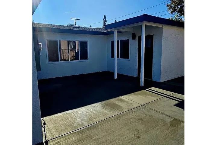 $3100 : Fully Remodeled Home image 3