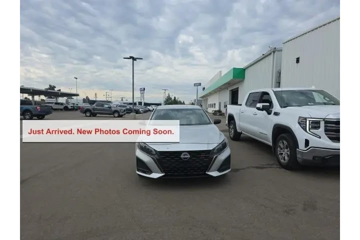 $20900 : Nissan Altima 2024 2.5 SR 4d image 2