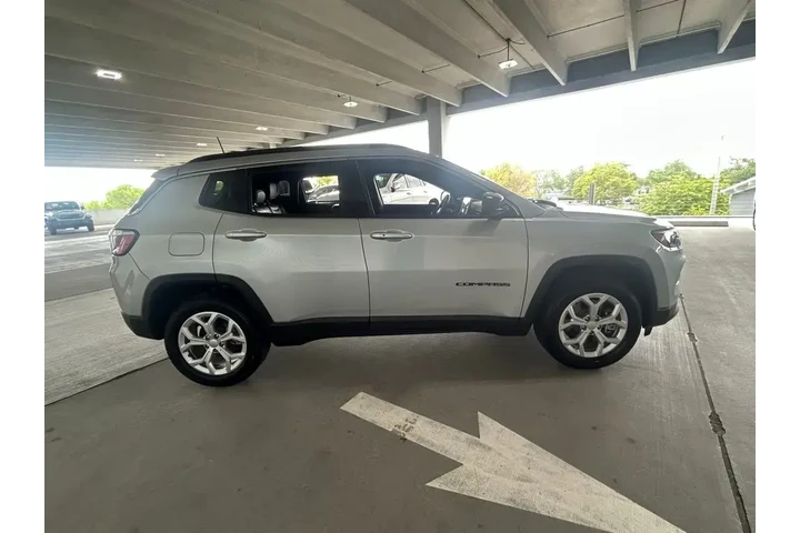 $22710 : Jeep Compass 2024 4x4 Latitu image 5