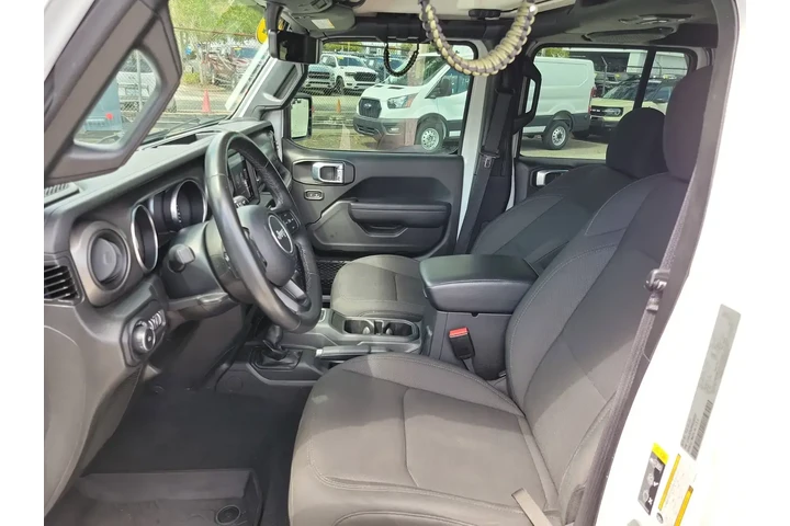 $35397 : Jeep Wrangler Unlimited 2022 image 9