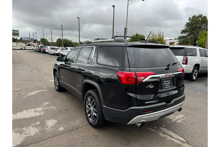 $7980 : 2017 GMC Acadia FWD 4dr SLT w image 4
