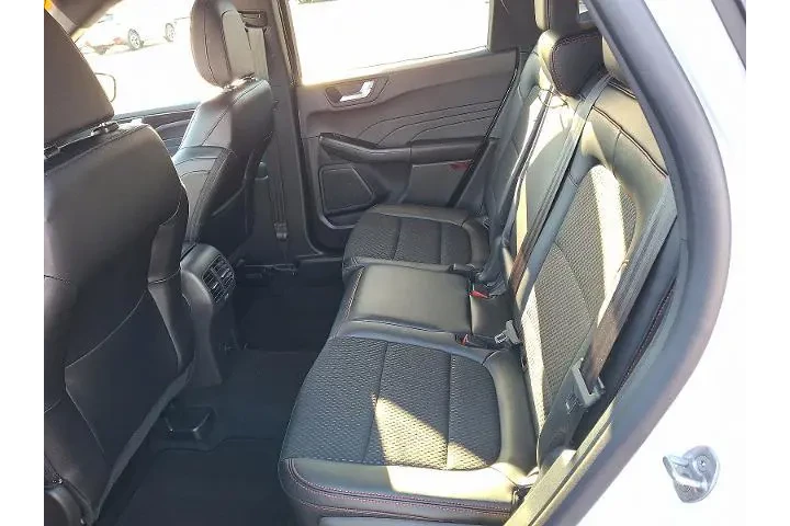 $32749 : Ford Escape 2025 ST-Line 4dr image 10