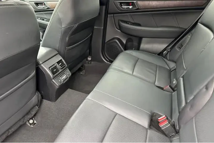 $17500 : Subaru Outback 2018 AWD 2.5i image 6