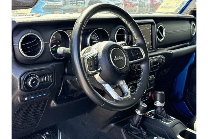 $24700 : Jeep Wrangler Unlimited 2022 image 9