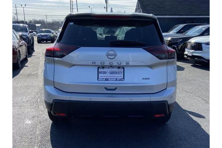$19287 : Nissan Rogue 2025 AWD SV 4dr image 4