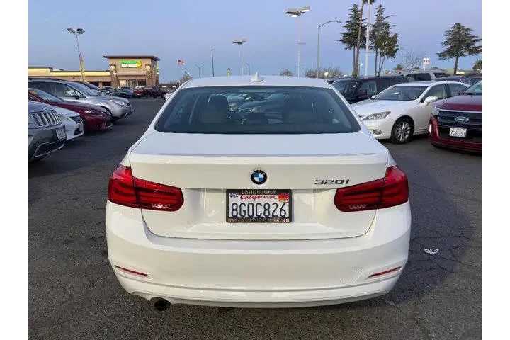 $16668 : BMW 3 Series 2018 320i 4dr S image 6