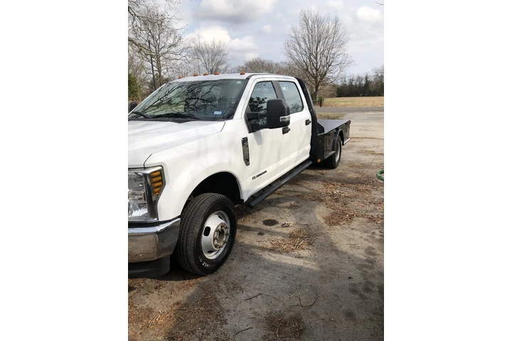 $38433 : 1FD8W3HT1JEC26839 image 5