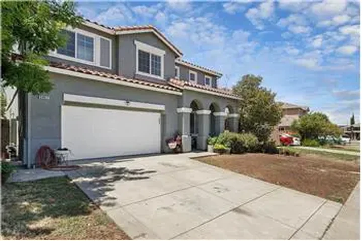 $4375 : Rental property with 6 bedro image 1