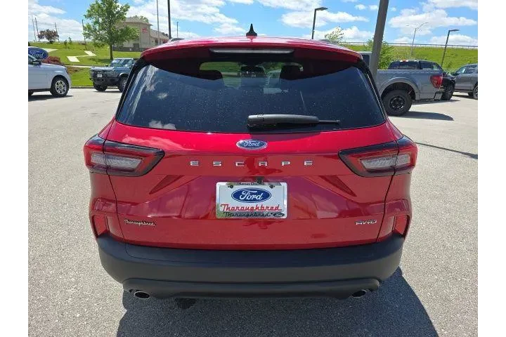 $33255 : Ford Escape 2025 AWD ST-Line image 4