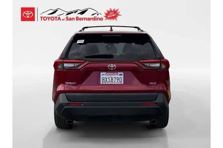 $25990 : Toyota RAV4 2021 XLE Premium image 4