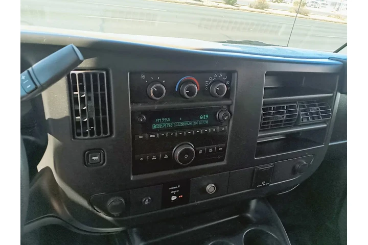 $29995 : 2017 GMC SAVANA 3500 CARGO image 6