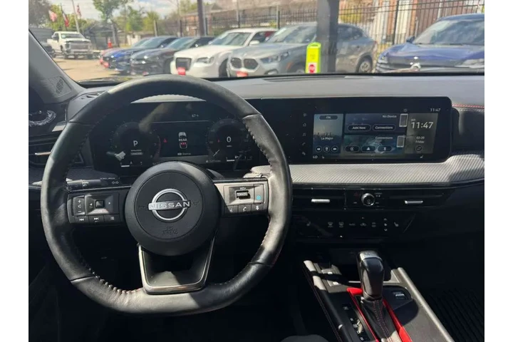 2025 Kicks SR image 8