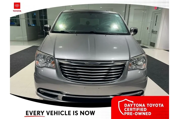 $12500 : Chrysler Town and Country 20 image 7