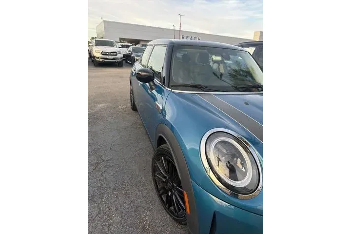 $19142 : MINI Hardtop 4 Door 2022 Coo image 3