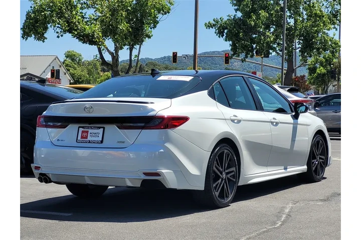 $32899 : Gold Certified2025 Camry XSE image 5