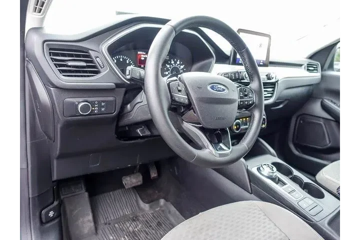 $20398 : Ford Escape 2022 AWD SE 4dr image 2