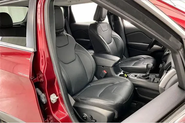 $20990 : Jeep Cherokee 2021 4x4 Latit image 7