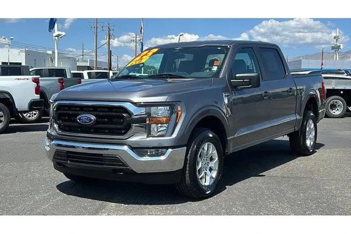 $37984 : Ford F-150 2023 4x4 XL 4dr S image 1