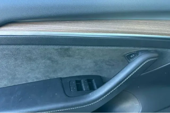 $25990 : Tesla Model 3 2023 4dr Sedan image 8