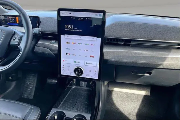 $38500 : Ford Mustang Mach-E 2024 AWD image 9