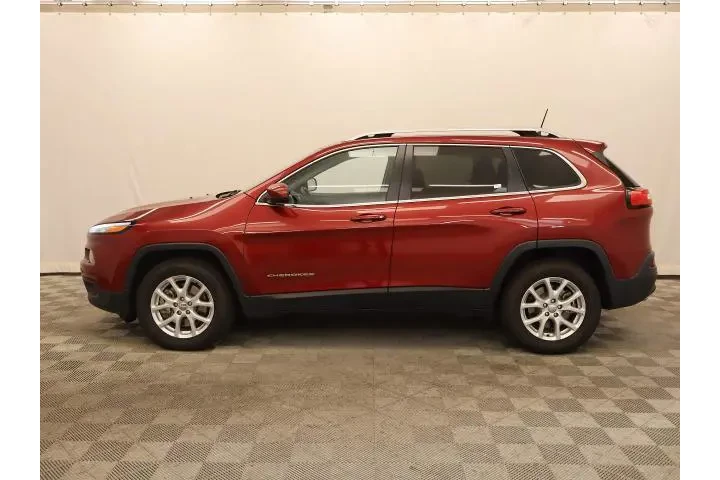 $10720 : Jeep Cherokee 2017 4x4 Latit image 4
