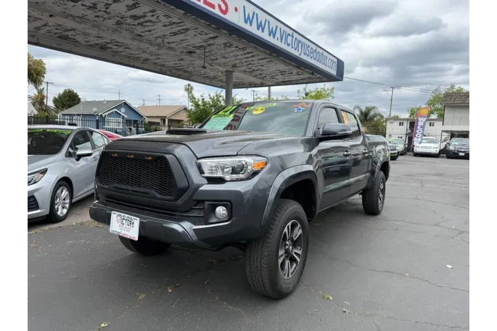 2021 Tacoma TRD Sport image 3
