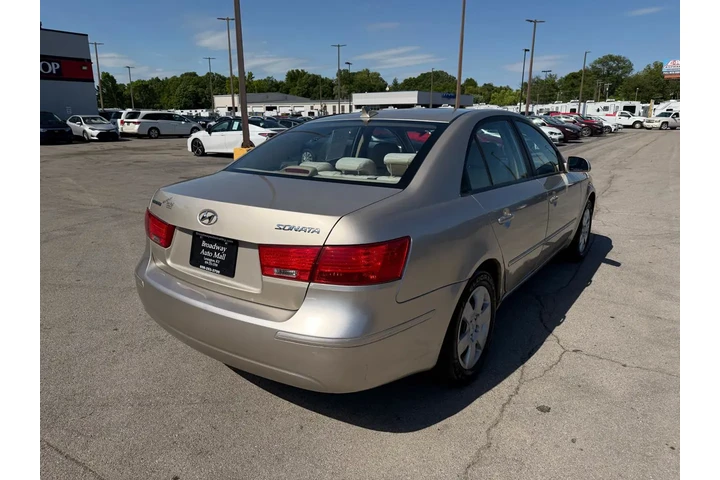 $4450 : 2009 Sonata 4dr Sdn I4 Auto G image 2