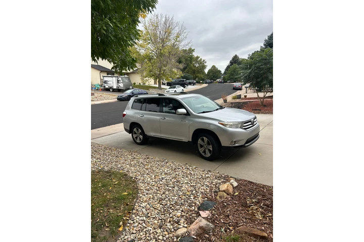 $7900 : 2013 Toyota HIGHLANDER LTD image 4