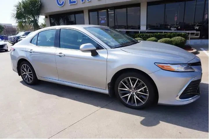 $30988 : Toyota Camry 2024 AWD XLE 4d image 1