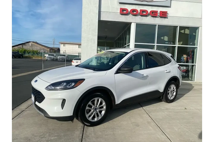 $19388 : Ford Escape 2022 SE 4dr SUV image 2