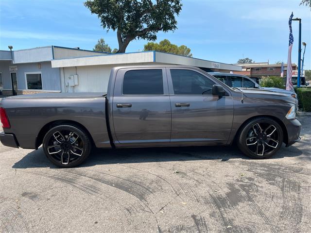 $21995 : 2015 RAM 1500 2WD Crew Cab 14 image 3