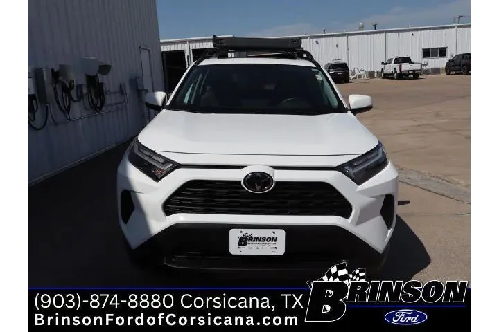$31990 : Toyota RAV4 2024 AWD XLE 4dr image 2