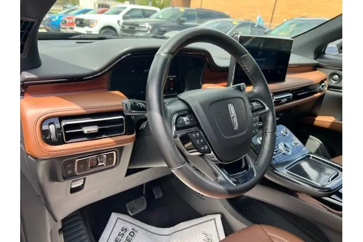 $39995 : Lincoln Nautilus 2023 AWD Re image 7