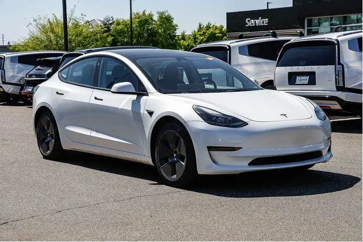 $24992 : Tesla Model 3 2023 4dr Sedan image 6